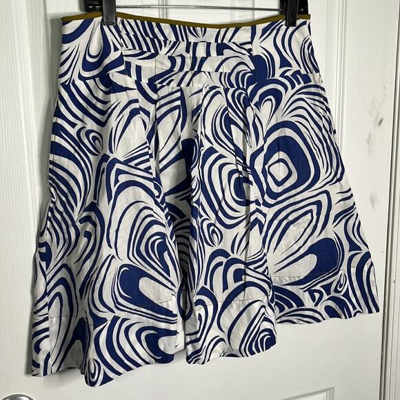 Cabi Blue and White Swirl Print Pleated A Line Skirt Size 6 - Picture 2 of 11